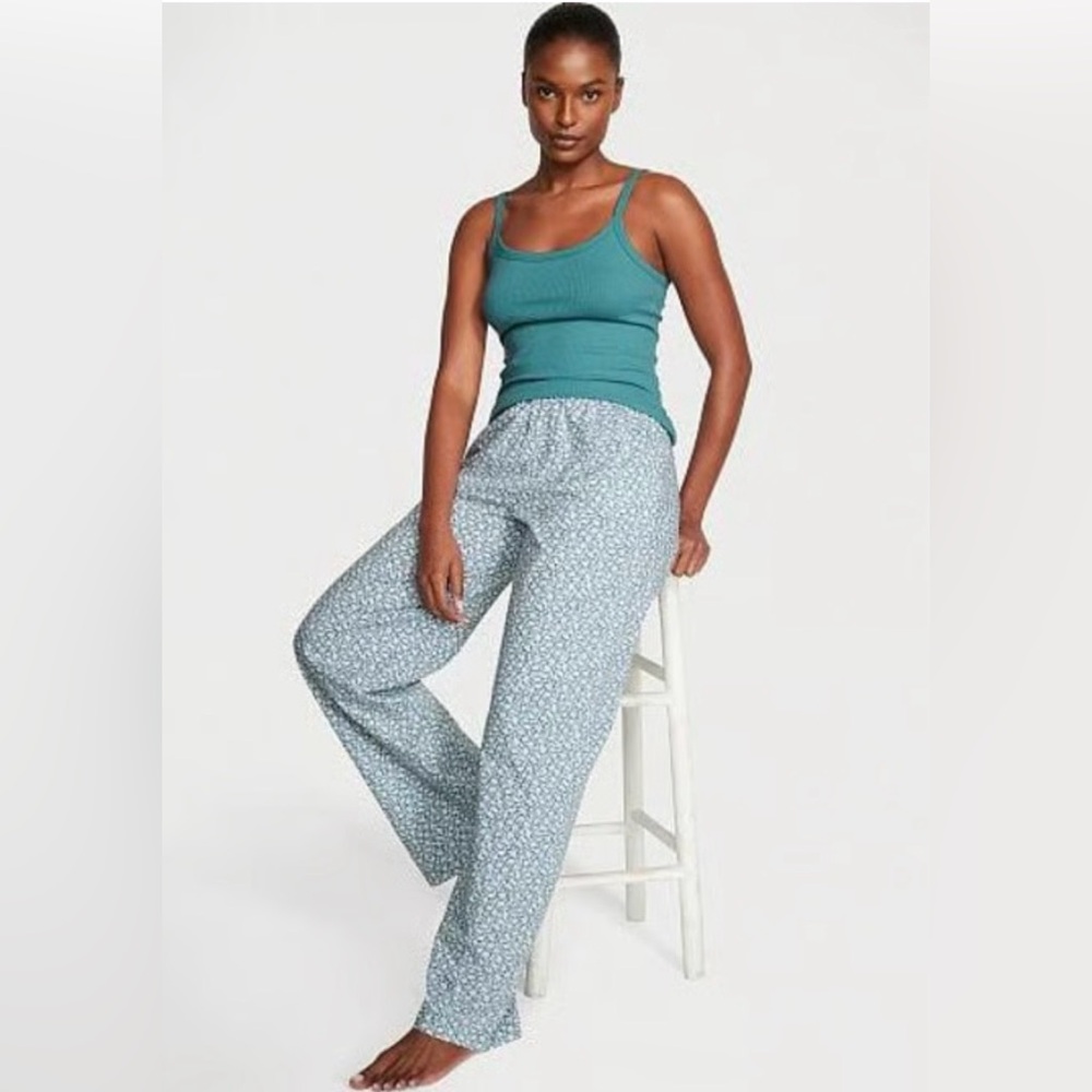 Victoria's Secret Teal Full Cotton Natural Fiber Blue Floral Pajama Lounge Pants